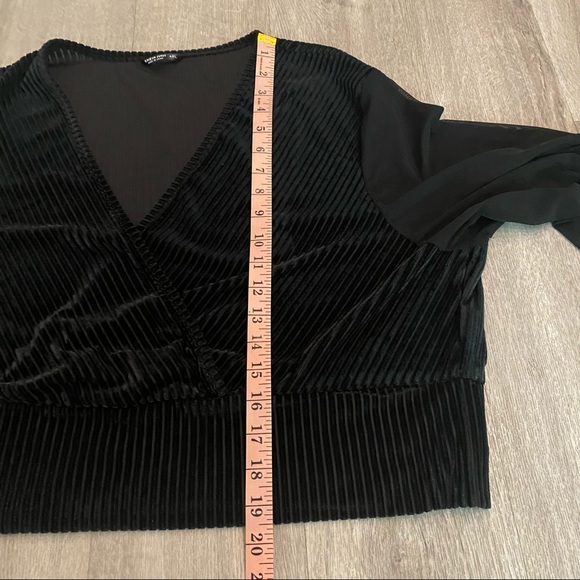 SHEIN Curve black v neck mock wrap top with sheer long sleeves - Picture 8 of 9